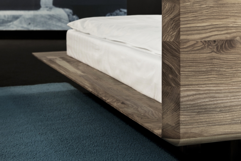 SLIM łóżko designerskie z litego drewna – szlachetniejsza wersja klasyki gatunku